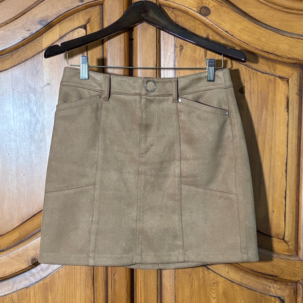 WHBM Classic Tan Women's Skirt with Pockets
